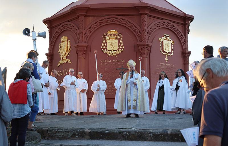 Fête de la Visitation : procession à Notre-Dame de France